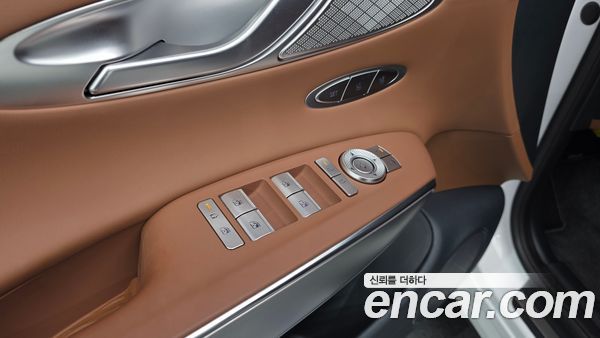 Genesis GV70 2025, фото 29