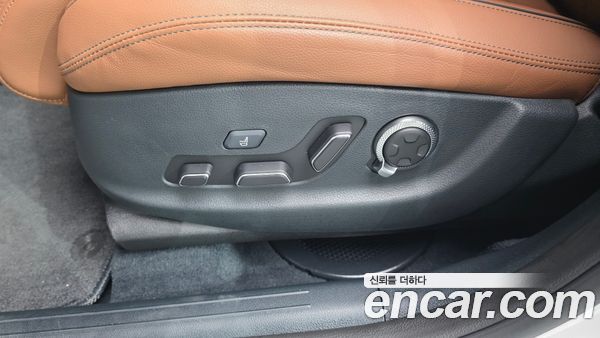 Genesis GV70 2025, фото 32