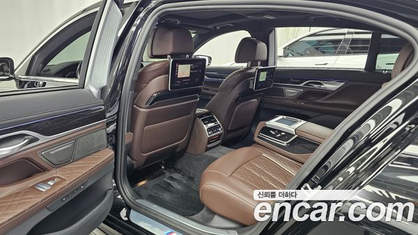 BMW 7 Series 2021, фото 16