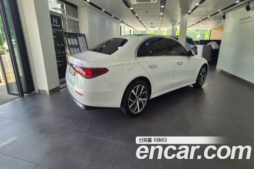 Mercedes-Benz E-Class 2024, фото 2