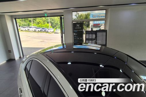 Mercedes-Benz E-Class 2024, фото 12