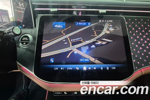 Mercedes-Benz E-Class 2024, фото 16
