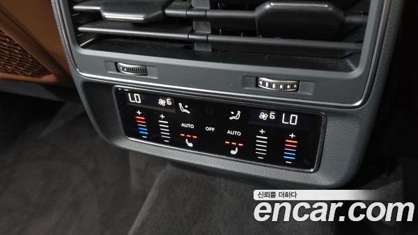 Audi Q7 2021, фото 31