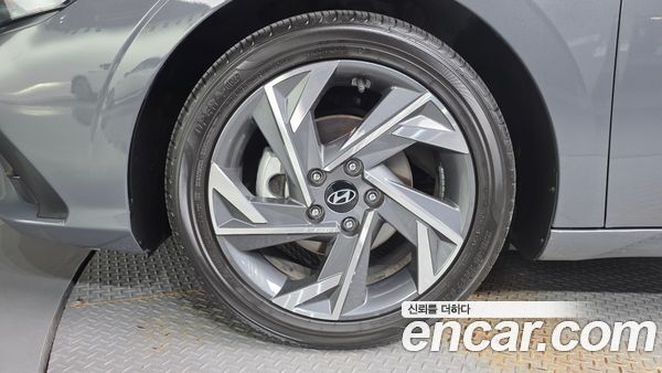 Hyundai Elantra 2024, фото 5