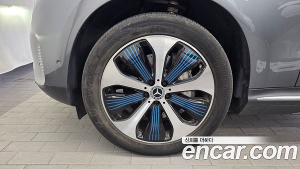 Mercedes-Benz EQC 2020, фото 5