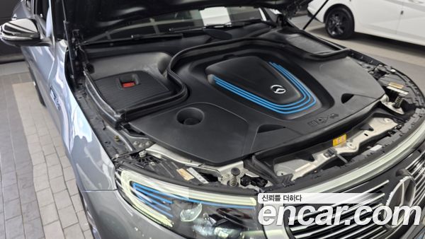 Mercedes-Benz EQC 2020, фото 6