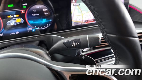 Mercedes-Benz EQC 2020, фото 12