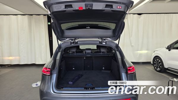 Mercedes-Benz EQC 2020, фото 26