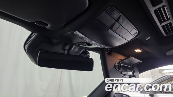 Mercedes-Benz EQC 2020, фото 28