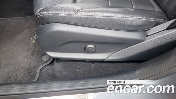 Mercedes-Benz EQC 2020, фото 31