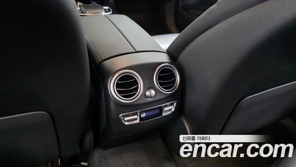 Mercedes-Benz EQC 2020, фото 32