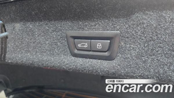 BMW 3 Series 2023, фото 29