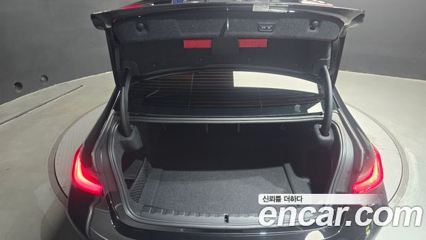 BMW 3 Series 2023, фото 30