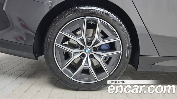 BMW 5 Series 2026, фото 4
