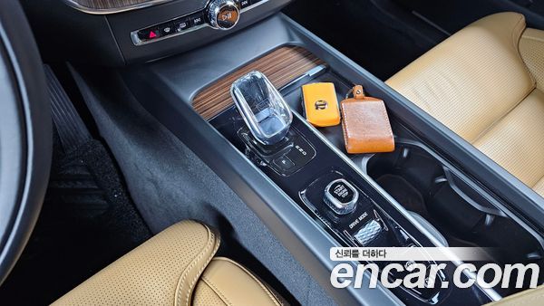 Volvo XC60 2021, фото 11