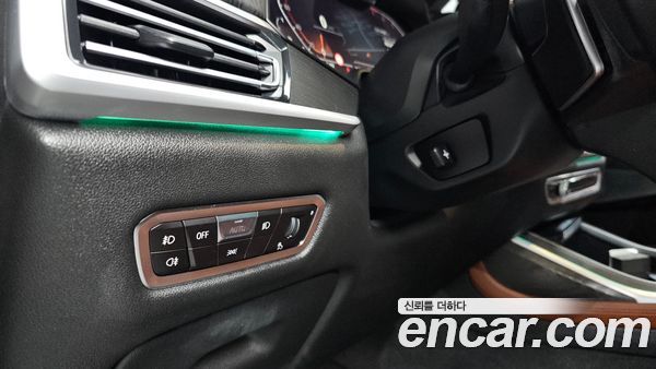 BMW X7 2021, фото 30