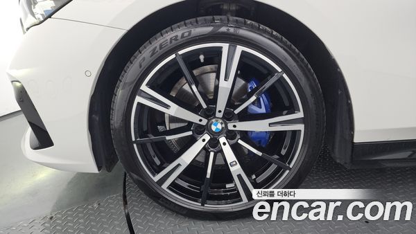 BMW 5 Series 2024, фото 5