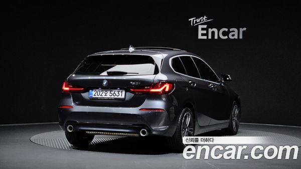 BMW 1 Series 2021, фото 2
