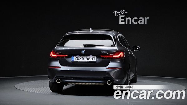 BMW 1 Series 2021, фото 4