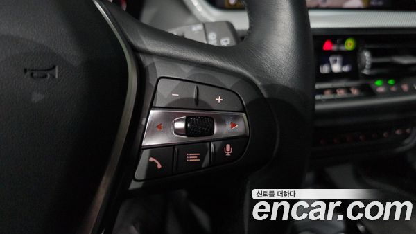BMW 1 Series 2021, фото 26