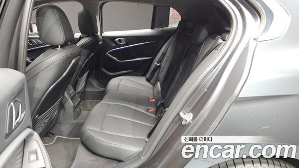 BMW 1 Series 2021, фото 16