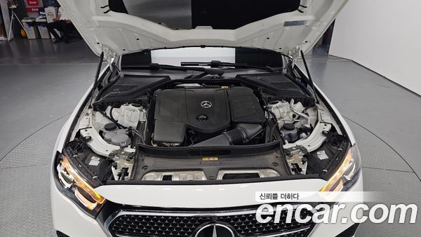 Mercedes-Benz E-Class 2024, фото 6