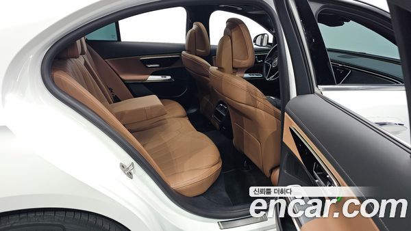 Mercedes-Benz E-Class 2024, фото 17