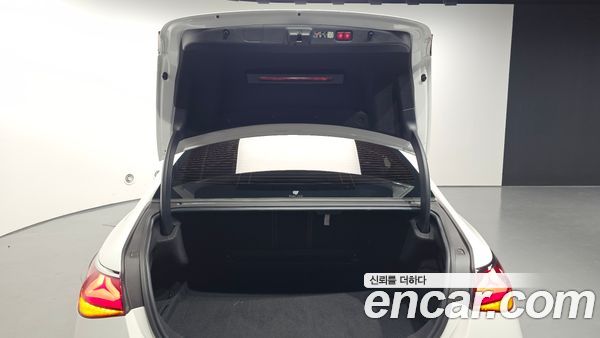 Mercedes-Benz E-Class 2024, фото 26