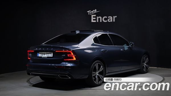 Volvo S60 2021, фото 2