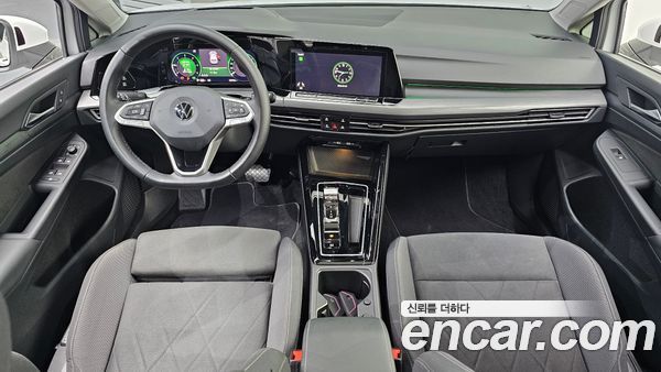 Volkswagen Golf 2023, фото 10