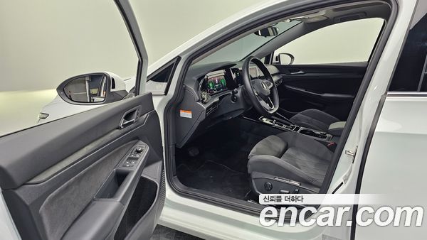 Volkswagen Golf 2023, фото 13