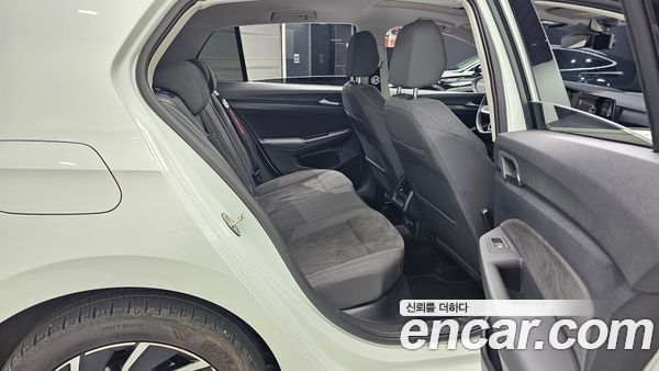 Volkswagen Golf 2023, фото 18