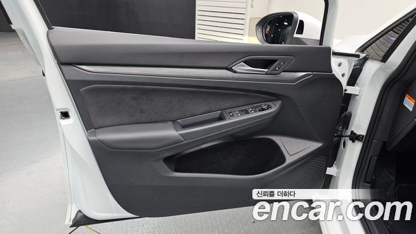 Volkswagen Golf 2023, фото 14