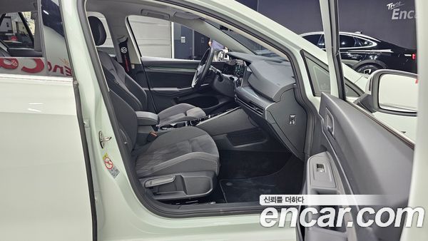 Volkswagen Golf 2023, фото 16