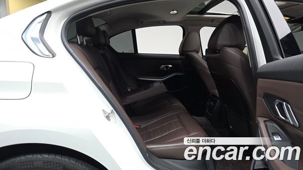 BMW 3 Series 2021, фото 16