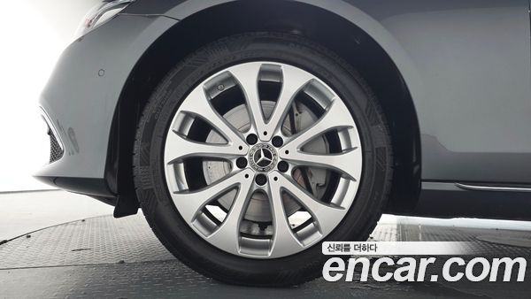 Mercedes-Benz E-Class 2020, фото 4