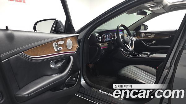 Mercedes-Benz E-Class 2020, фото 12