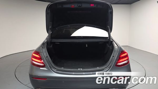 Mercedes-Benz E-Class 2020, фото 25