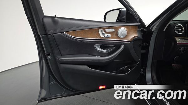 Mercedes-Benz E-Class 2020, фото 13