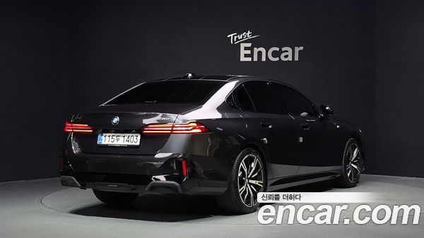 BMW 5 Series 2025, фото 2
