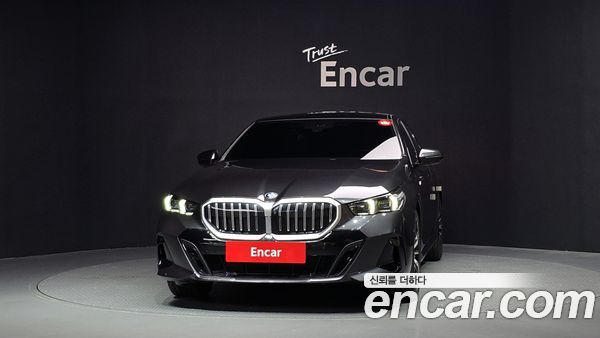 BMW 5 Series 2025, фото 3