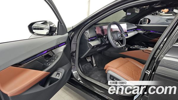 BMW 5 Series 2025, фото 13