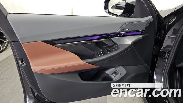 BMW 5 Series 2025, фото 14