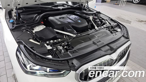 BMW 5 Series 2024, фото 6