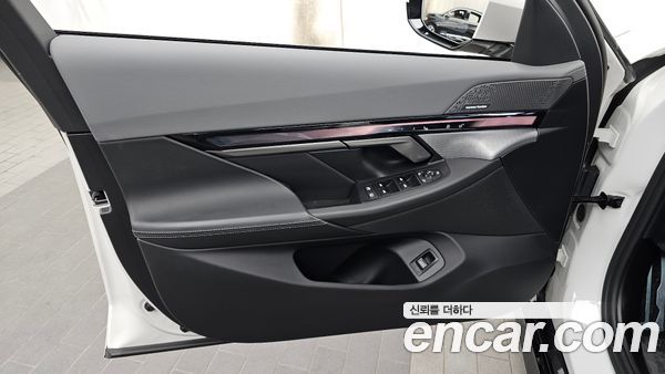 BMW 5 Series 2024, фото 14