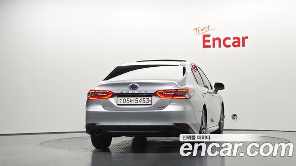 Toyota Camry 2023, фото 4