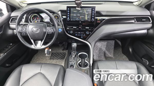 Toyota Camry 2023, фото 10