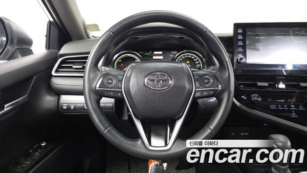 Toyota Camry 2023, фото 19
