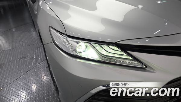 Toyota Camry 2023, фото 8