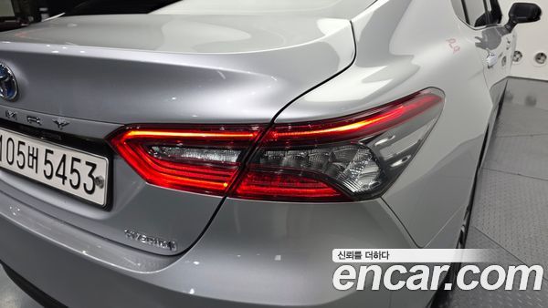 Toyota Camry 2023, фото 9